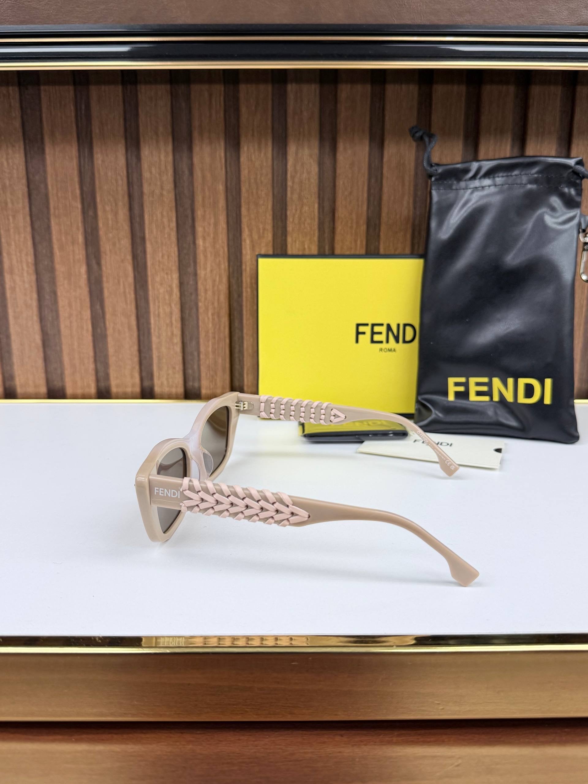 Eyewear Sunglasses