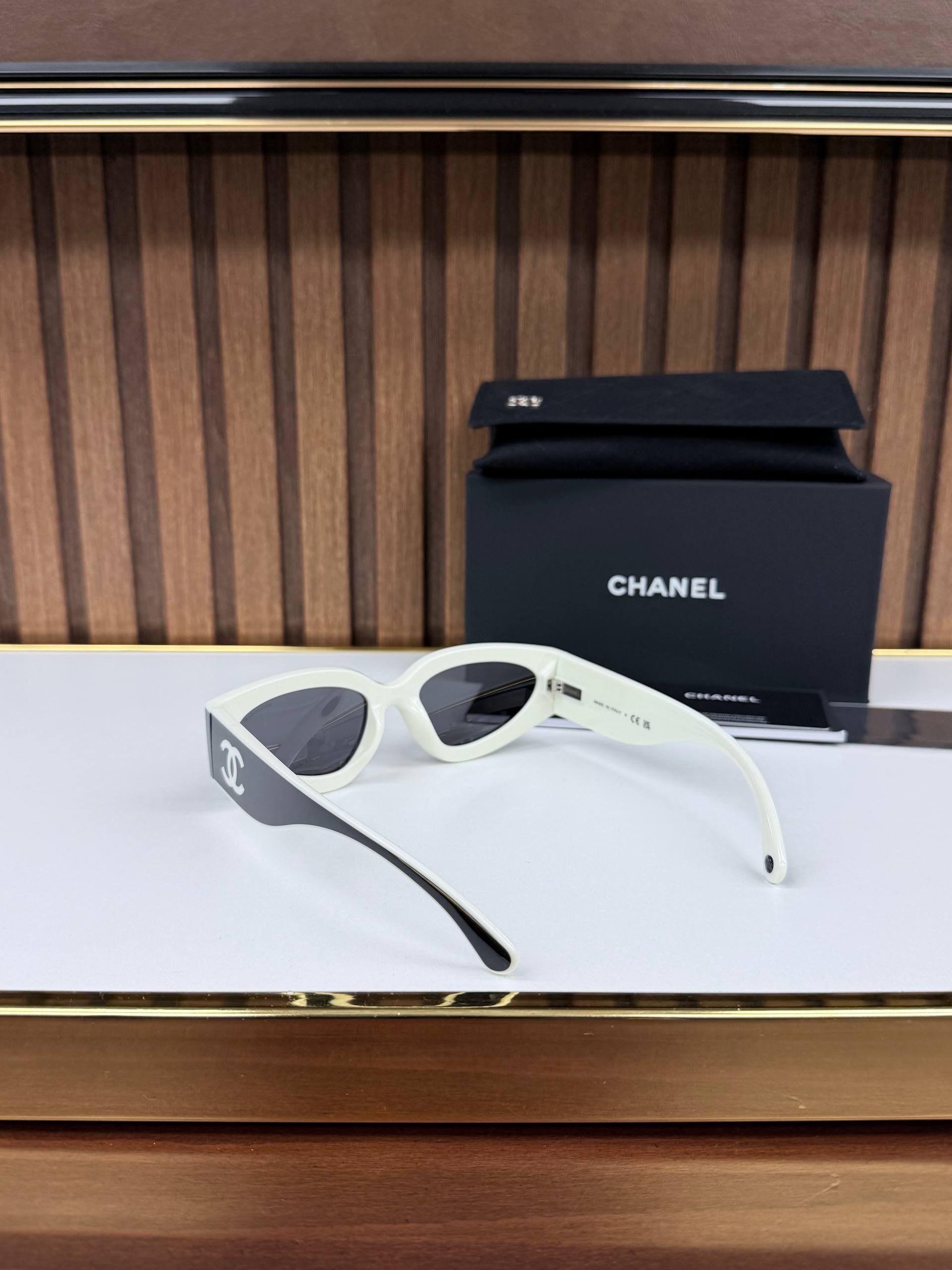Eyewear Sunglasses