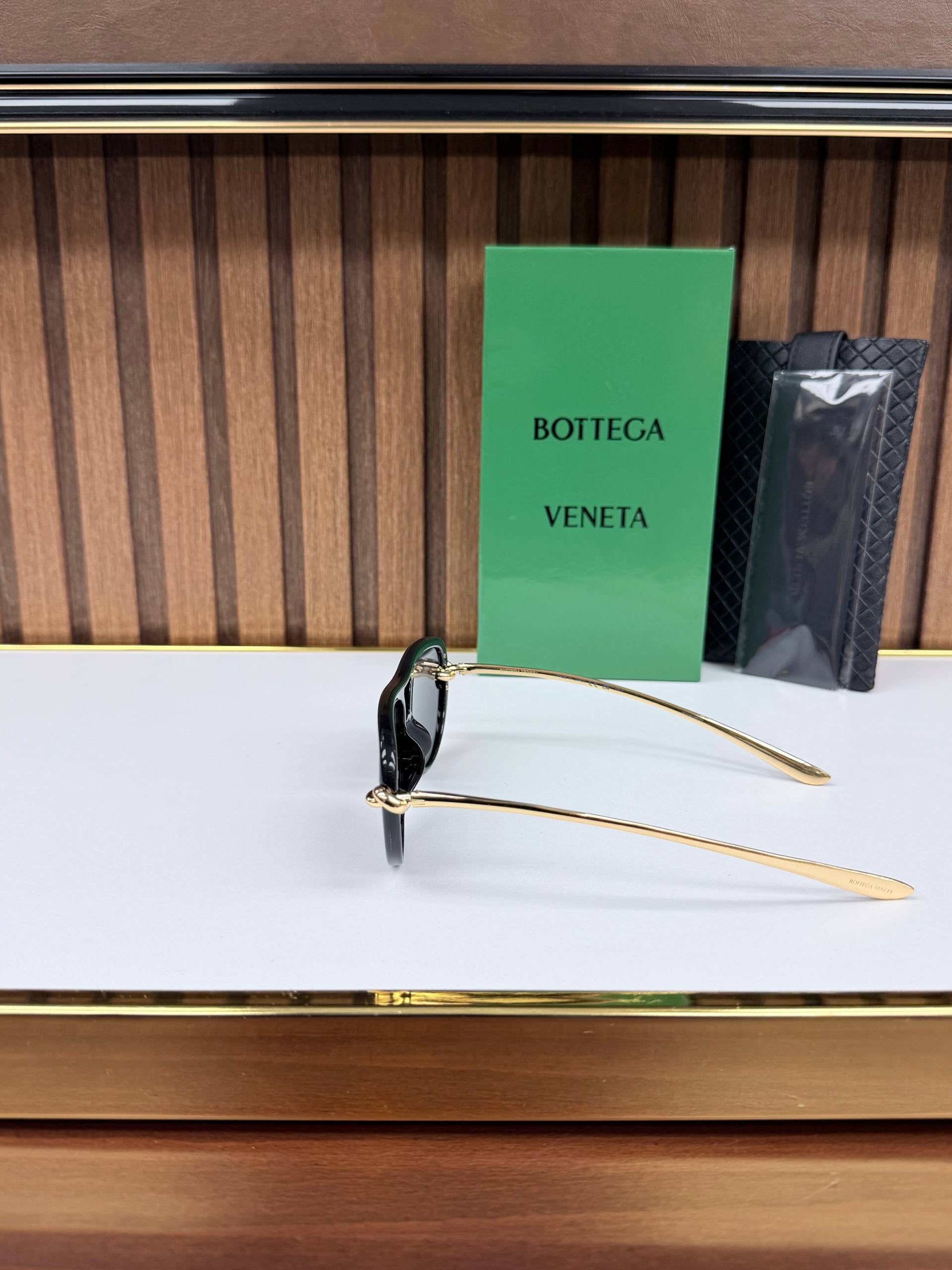 Eyewear Sunglasses