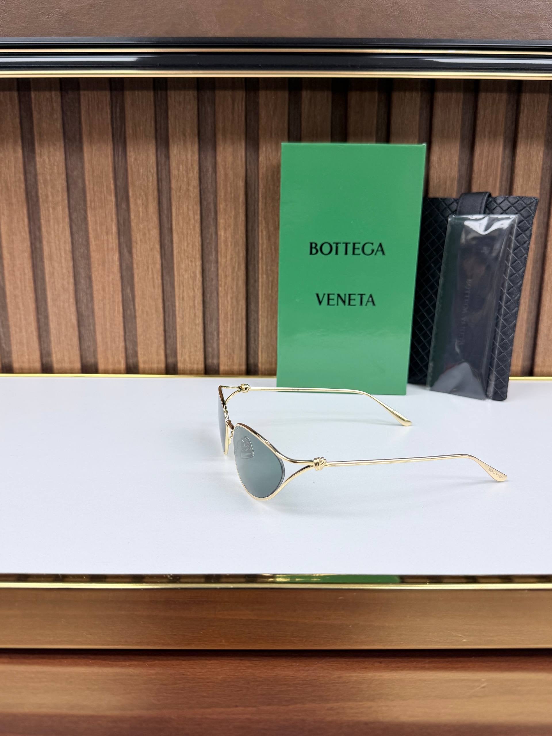 Eyewear Sunglasses
