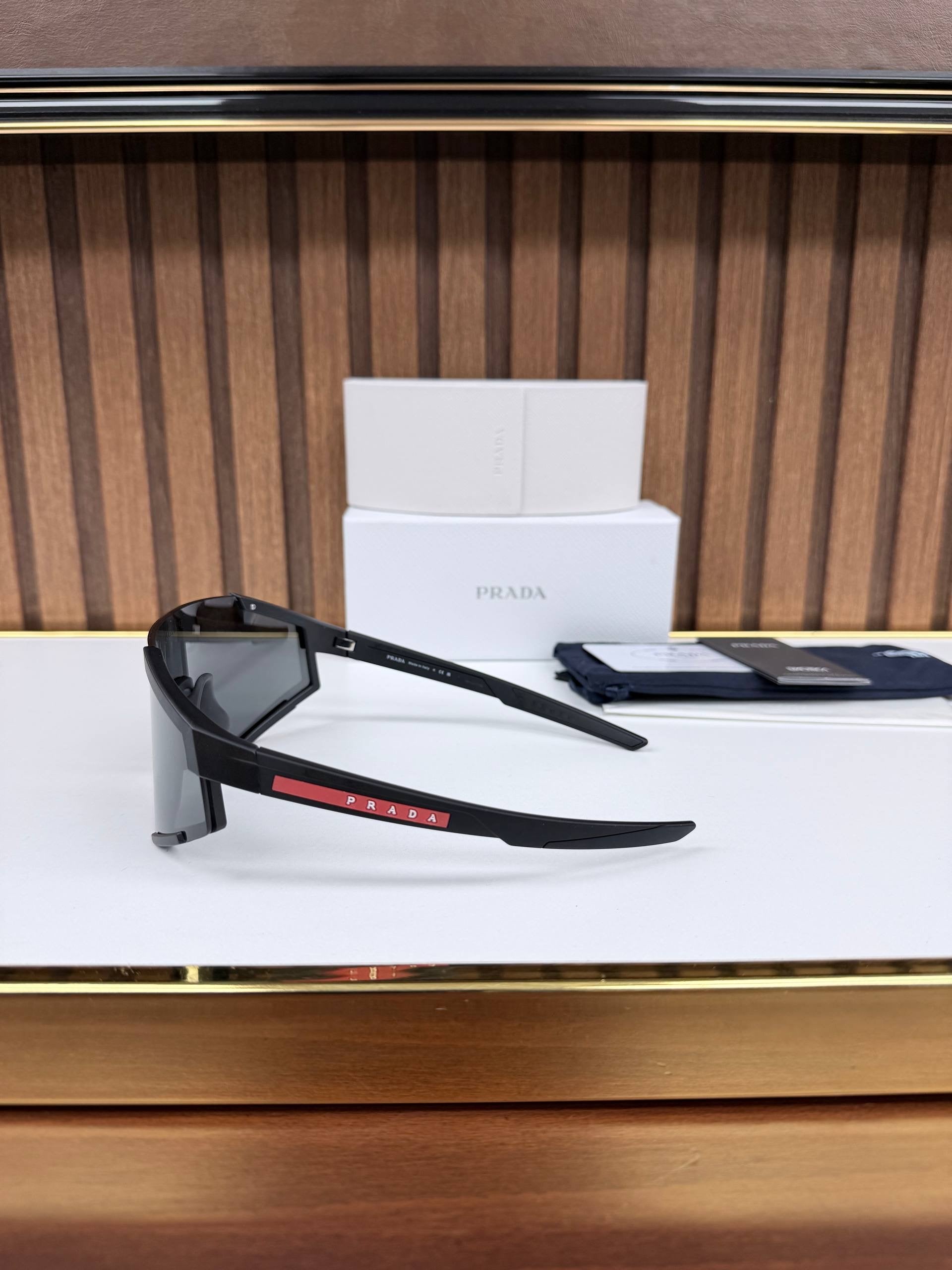 Eyewear Sunglasses