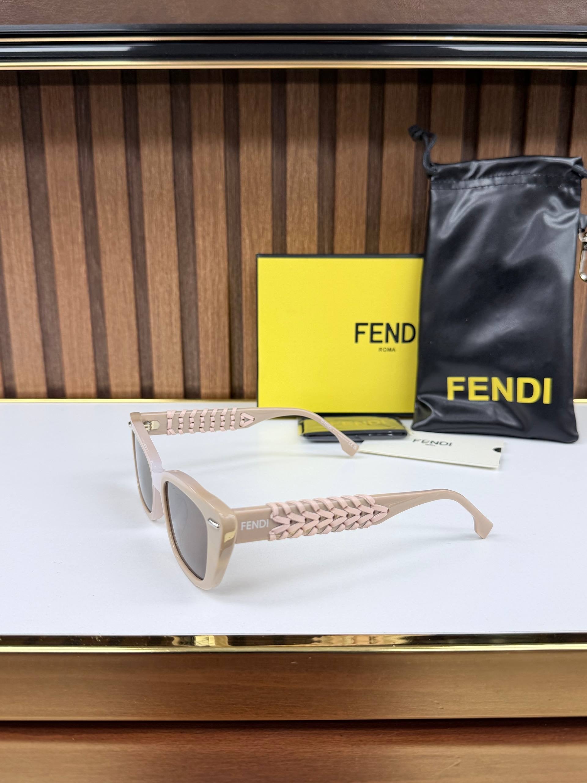 Eyewear Sunglasses