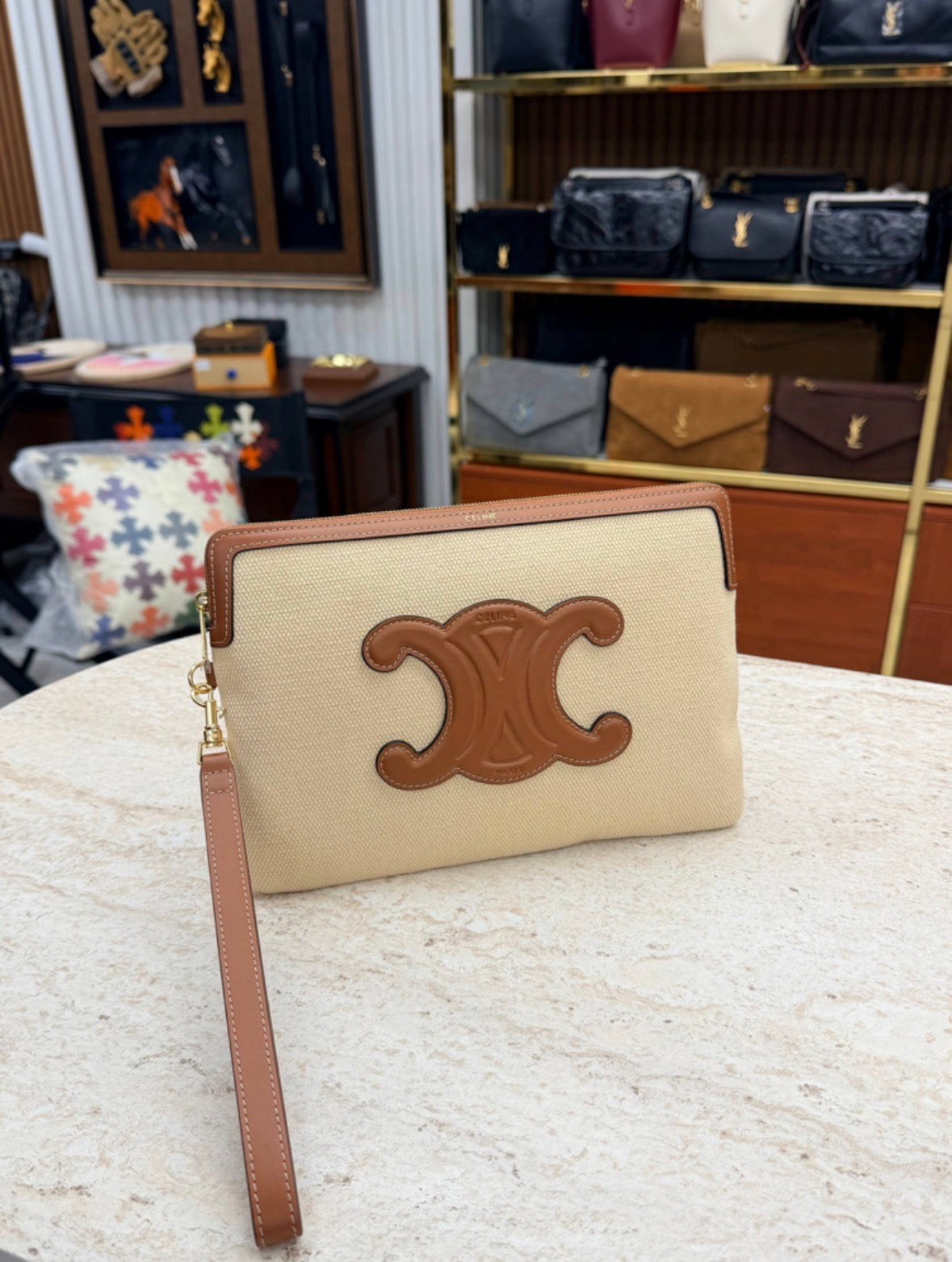 Cuir Triomphe Clutch