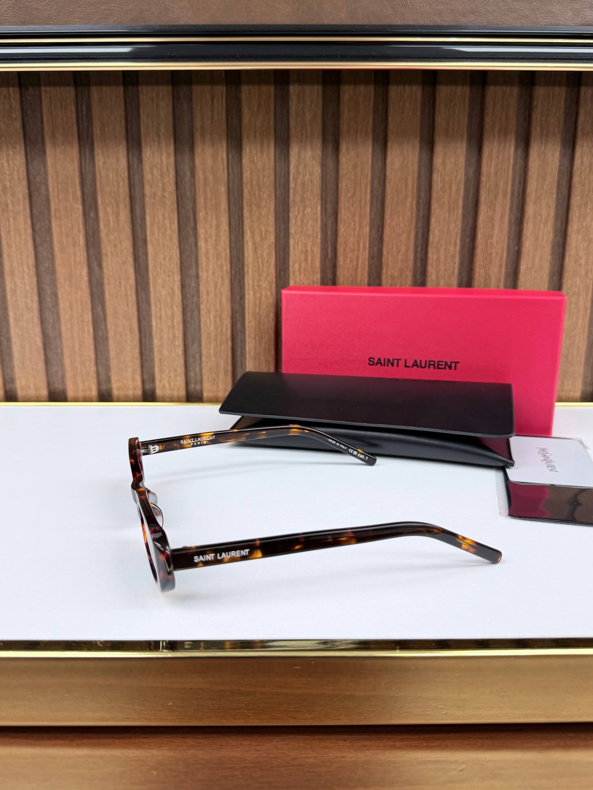 Eyewear Sunglasses