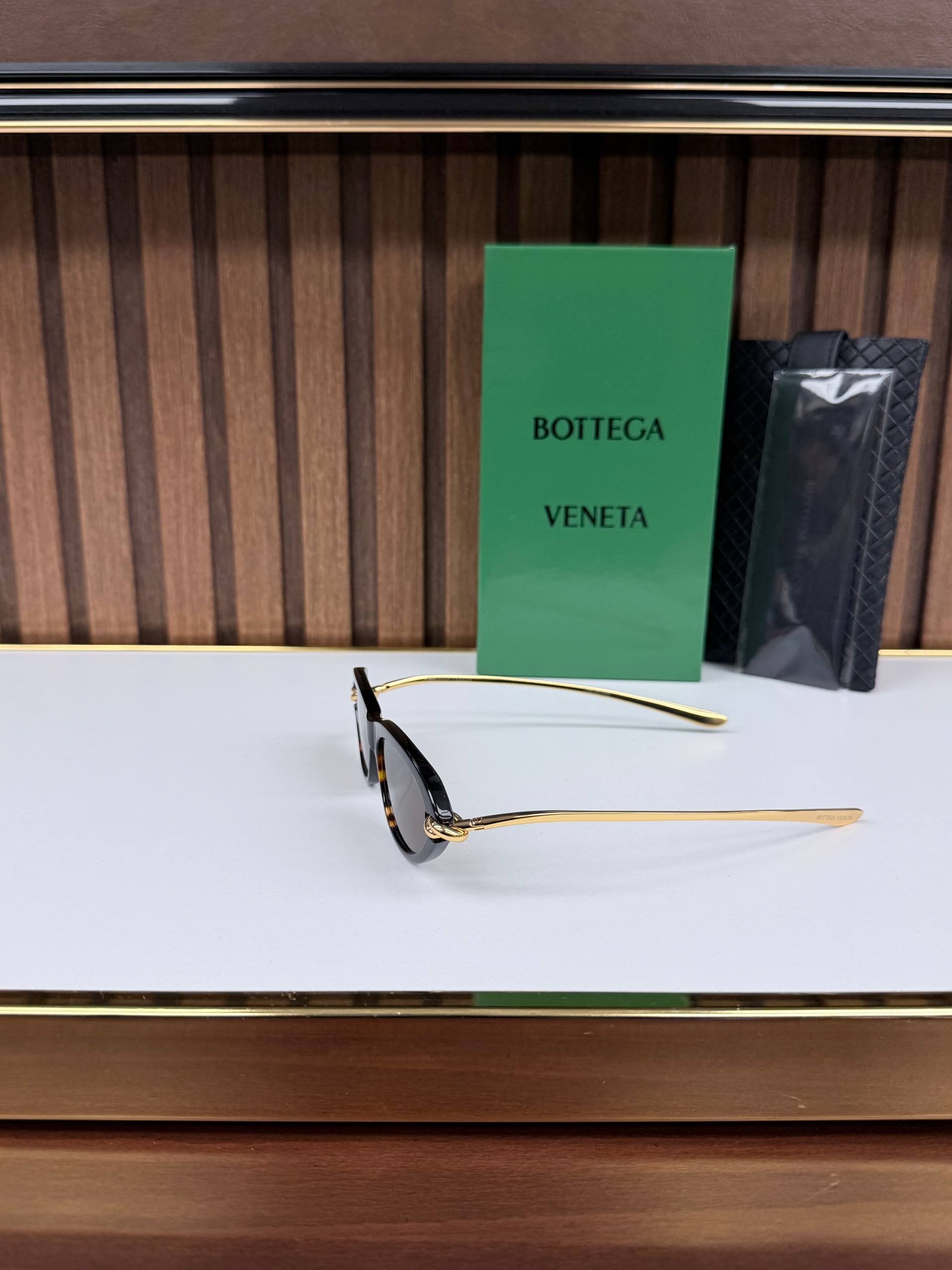 Eyewear Sunglasses