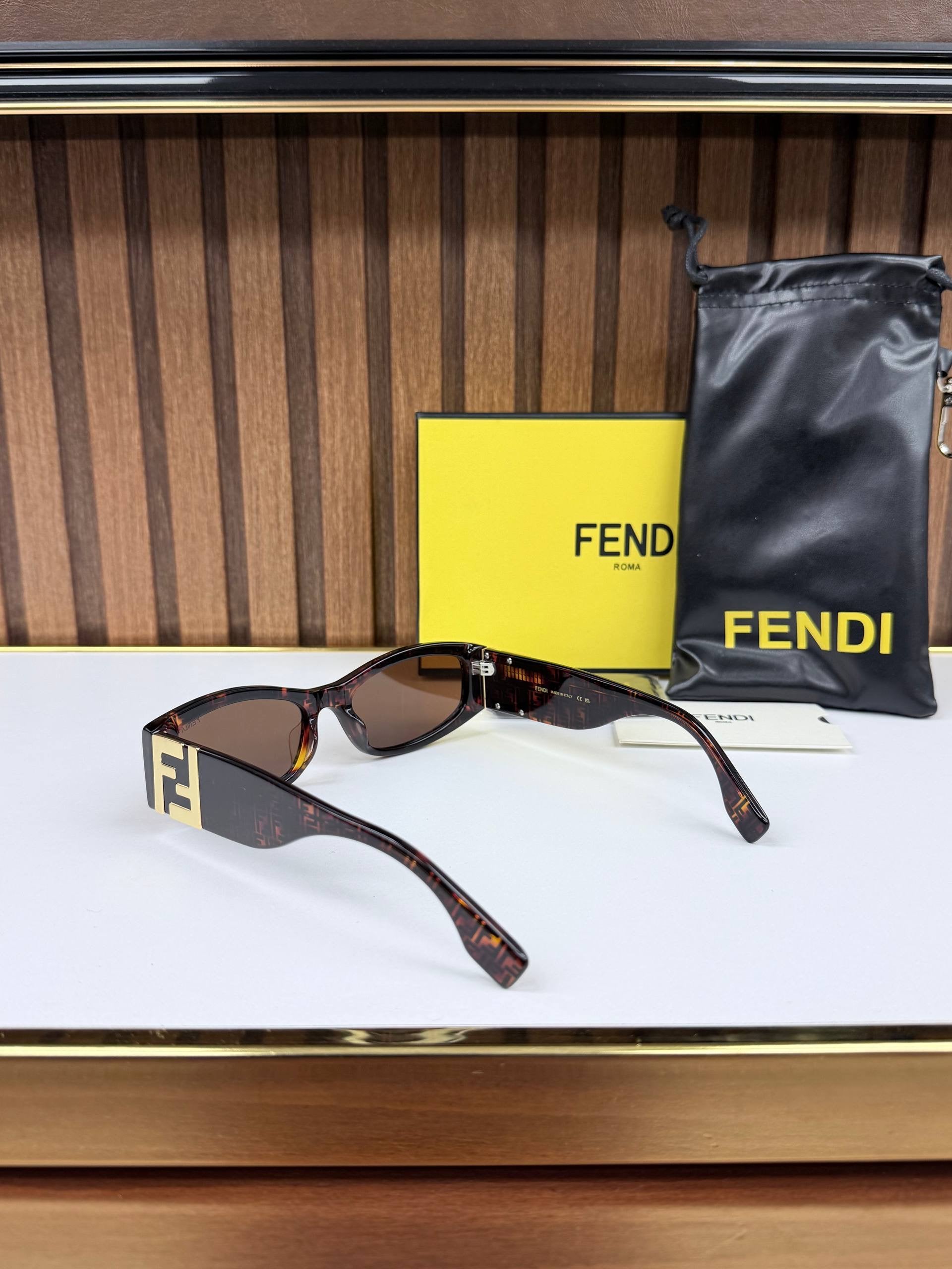 Eyewear Sunglasses