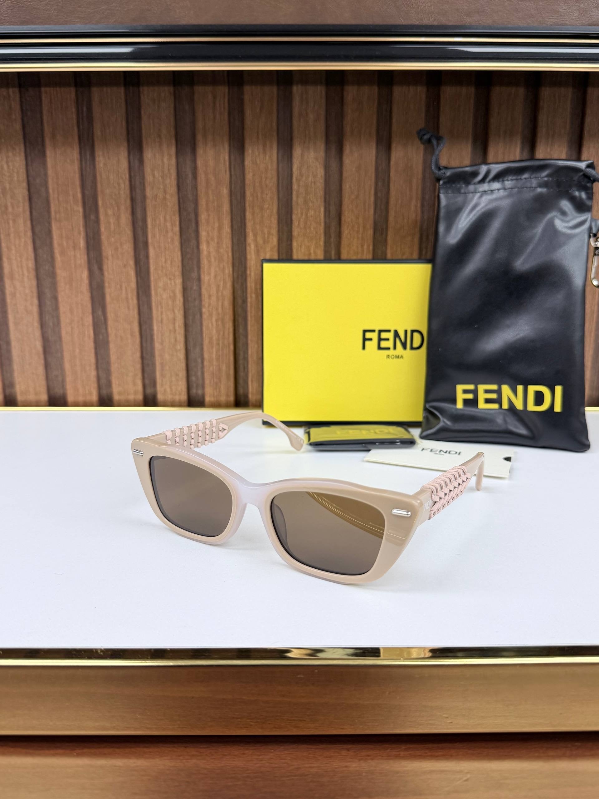 Eyewear Sunglasses