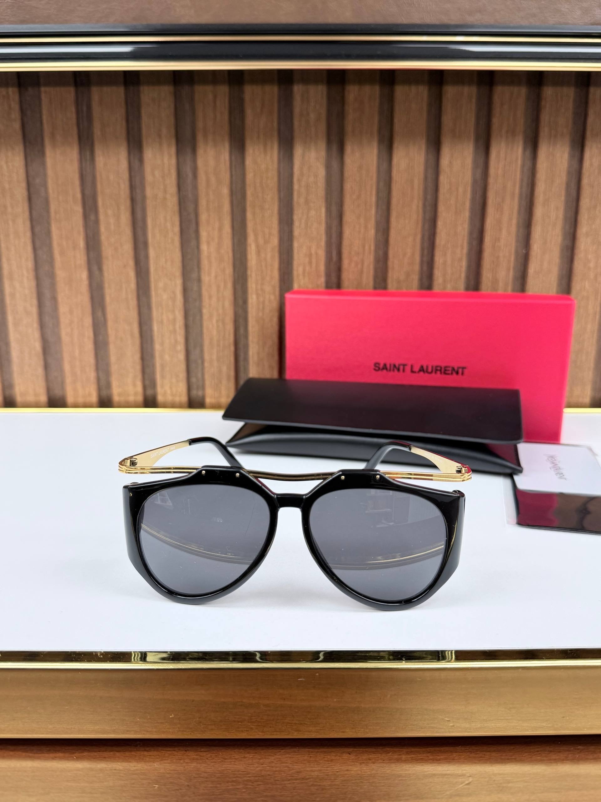 Eyewear Sunglasses