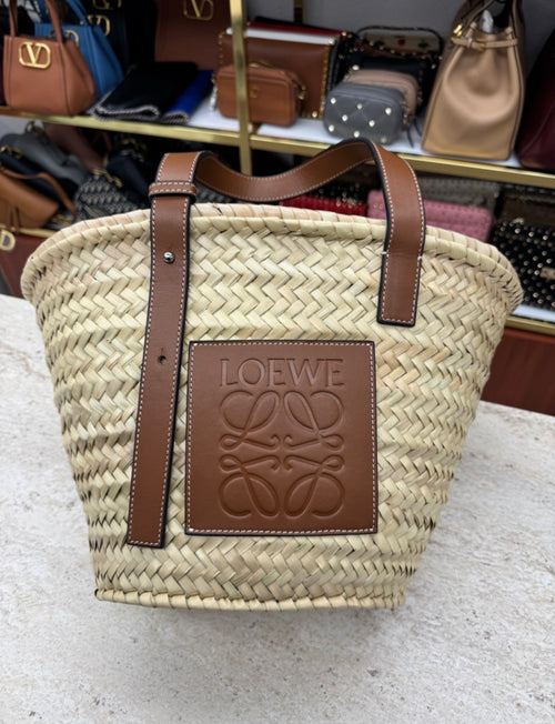 Basket bag in palm leaf and calfskin