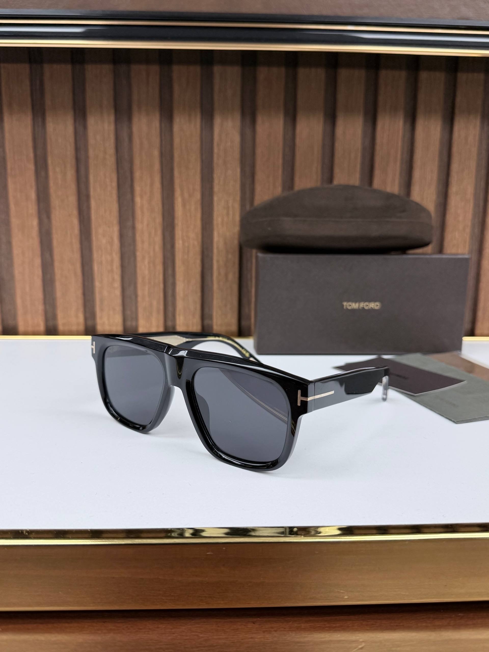 Eyewear Sunglasses