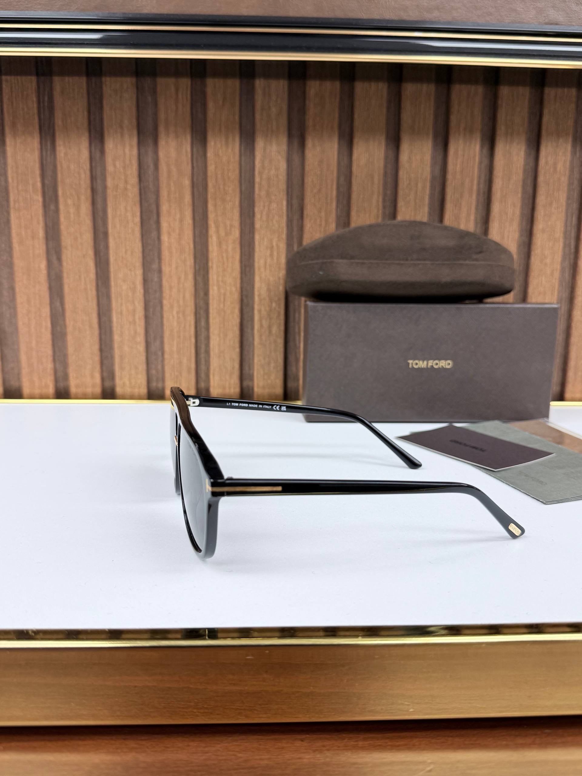 Eyewear Sunglasses