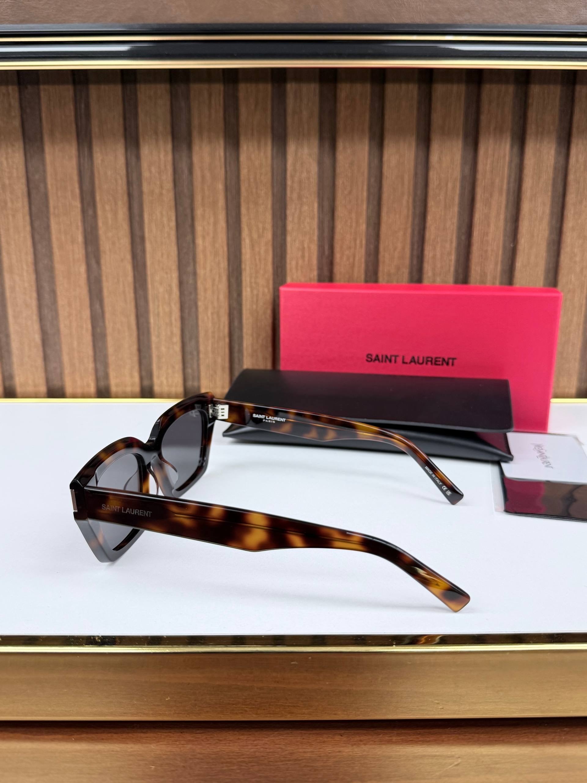 Eyewear Sunglasses