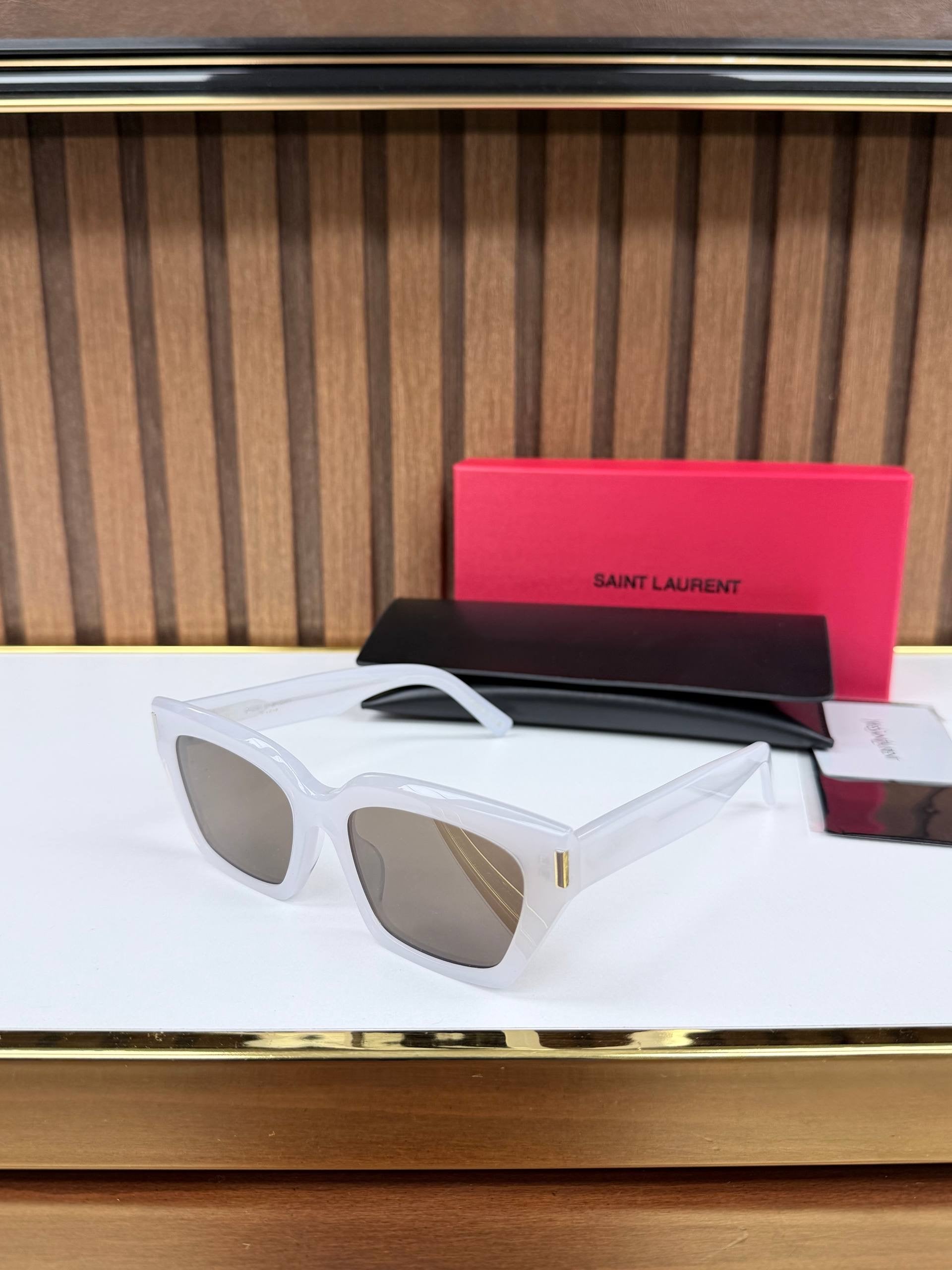 Eyewear Sunglasses