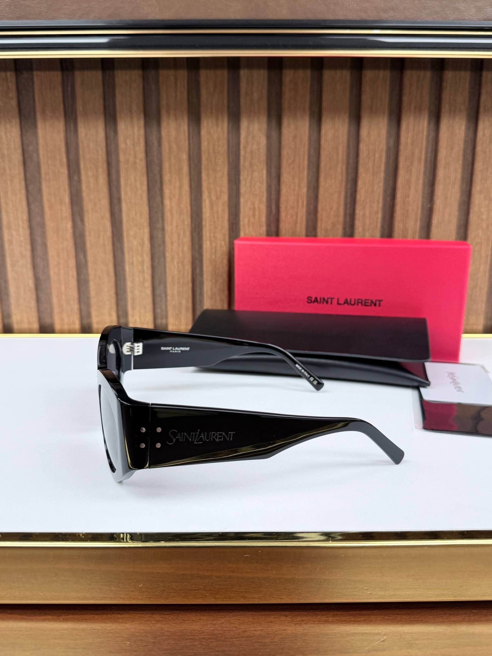 Eyewear Sunglasses