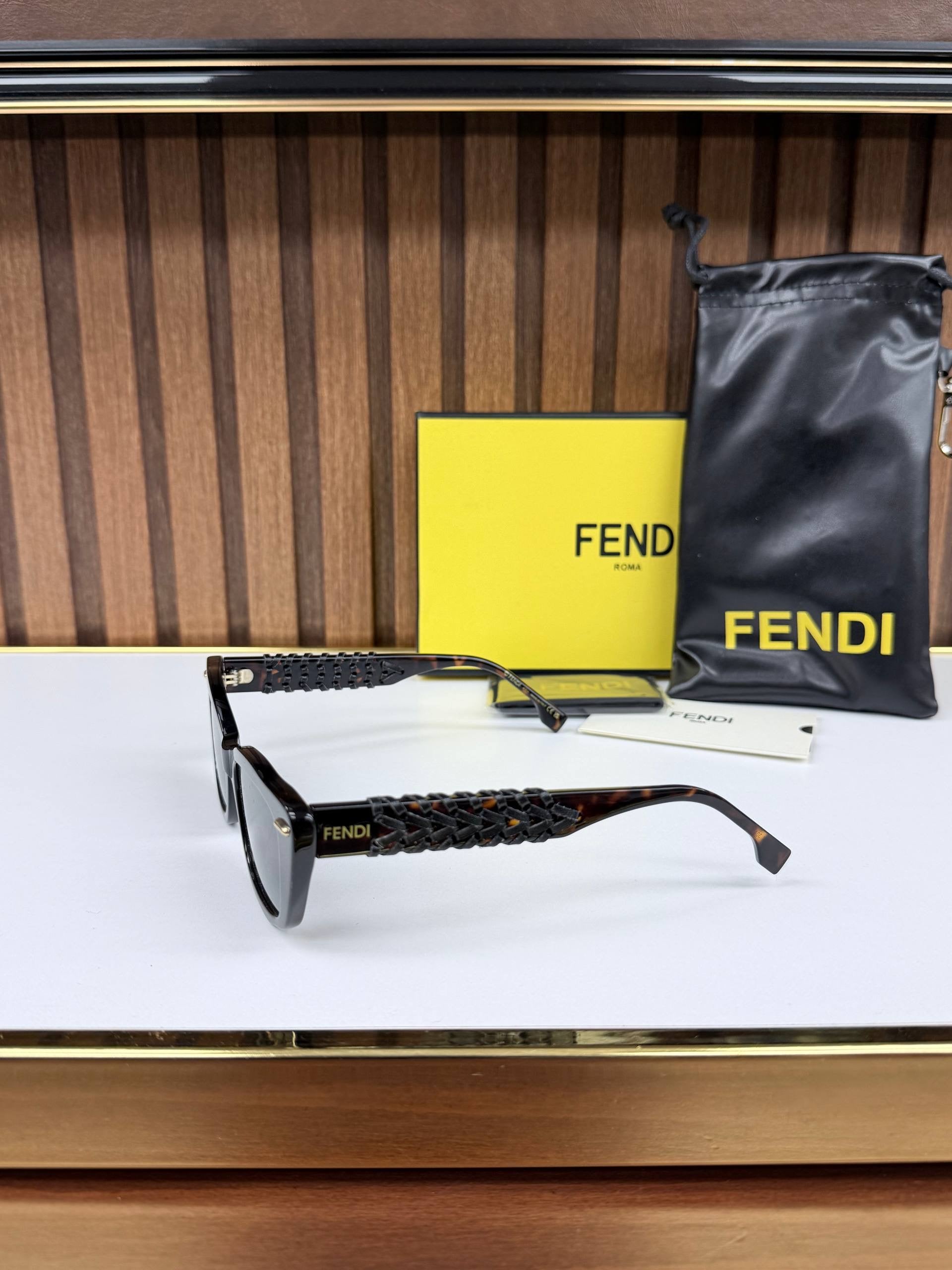 Eyewear Sunglasses