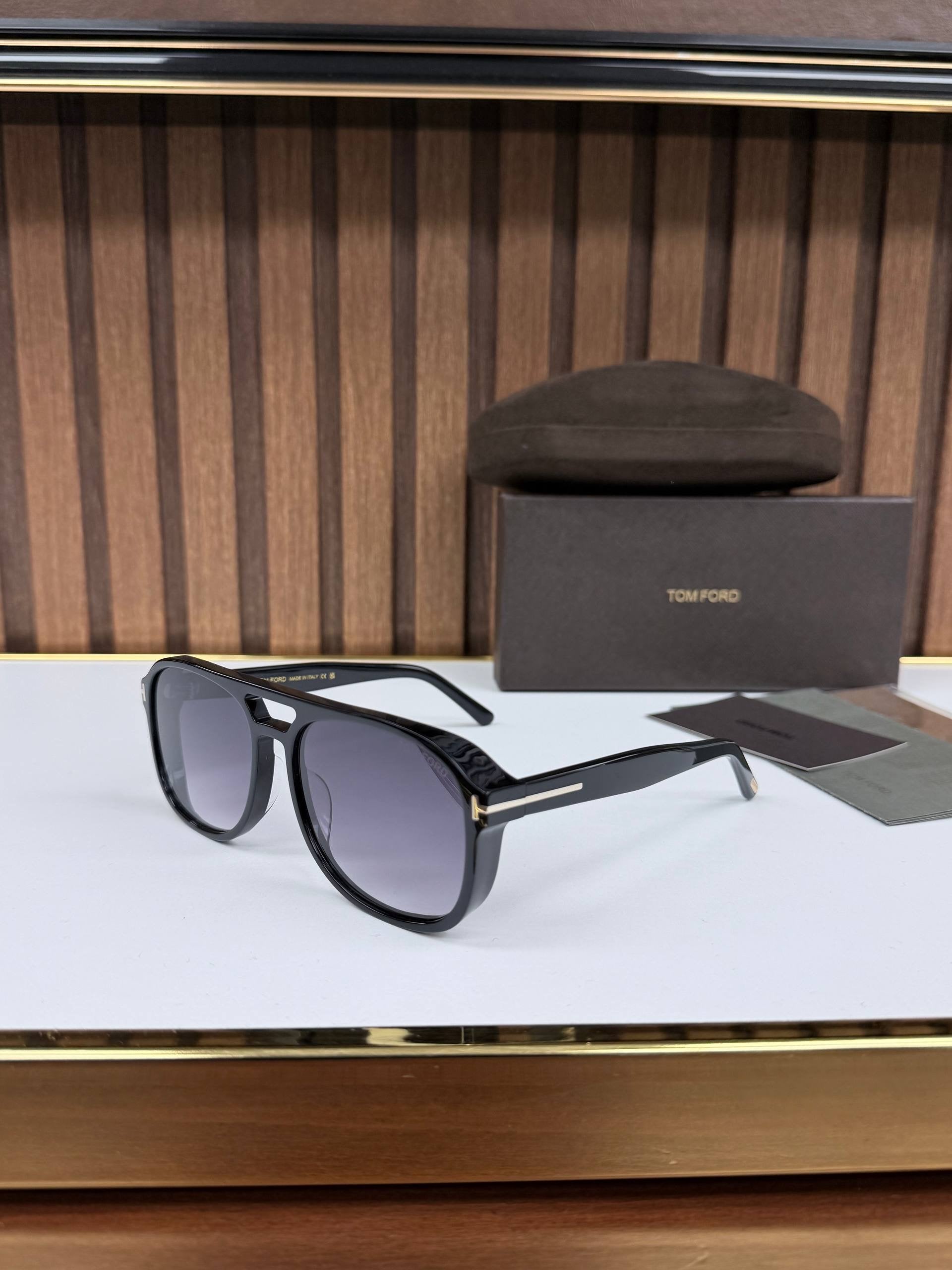 Eyewear Sunglasses