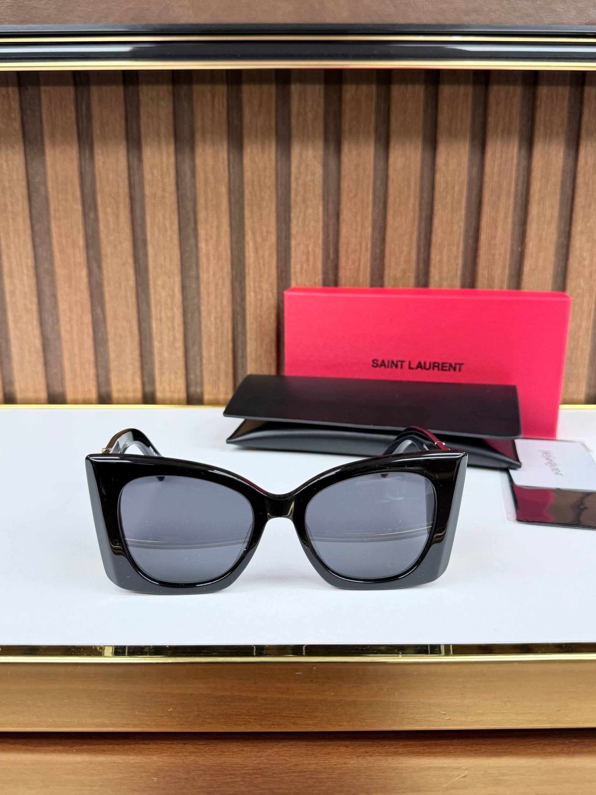 Eyewear Sunglasses
