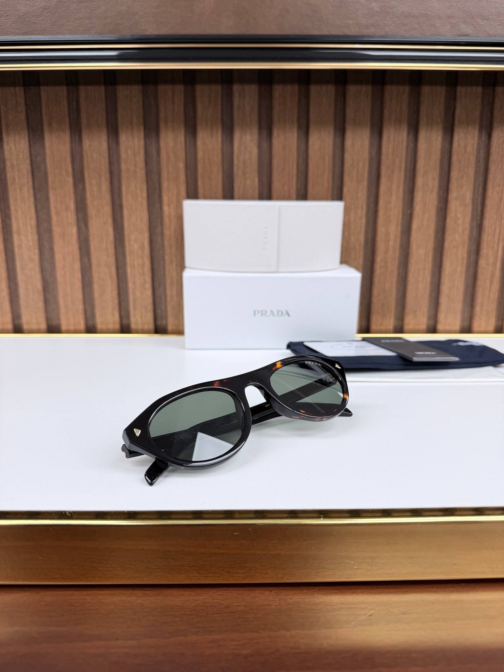 Eyewear Sunglasses