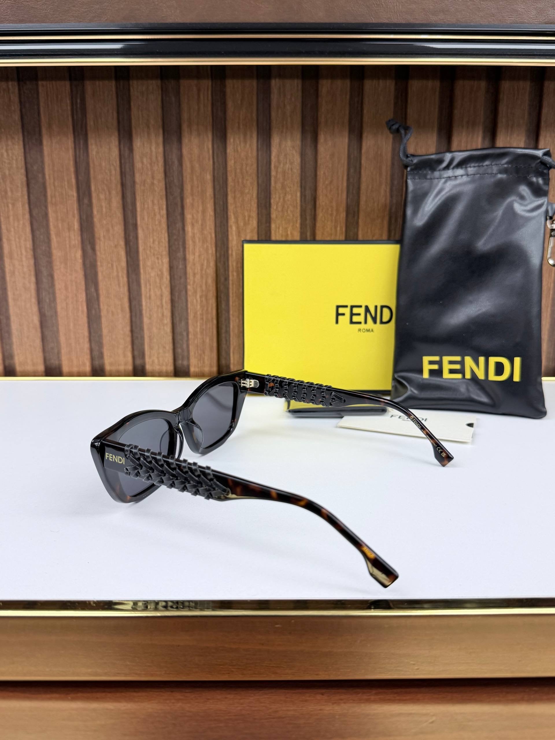 Eyewear Sunglasses