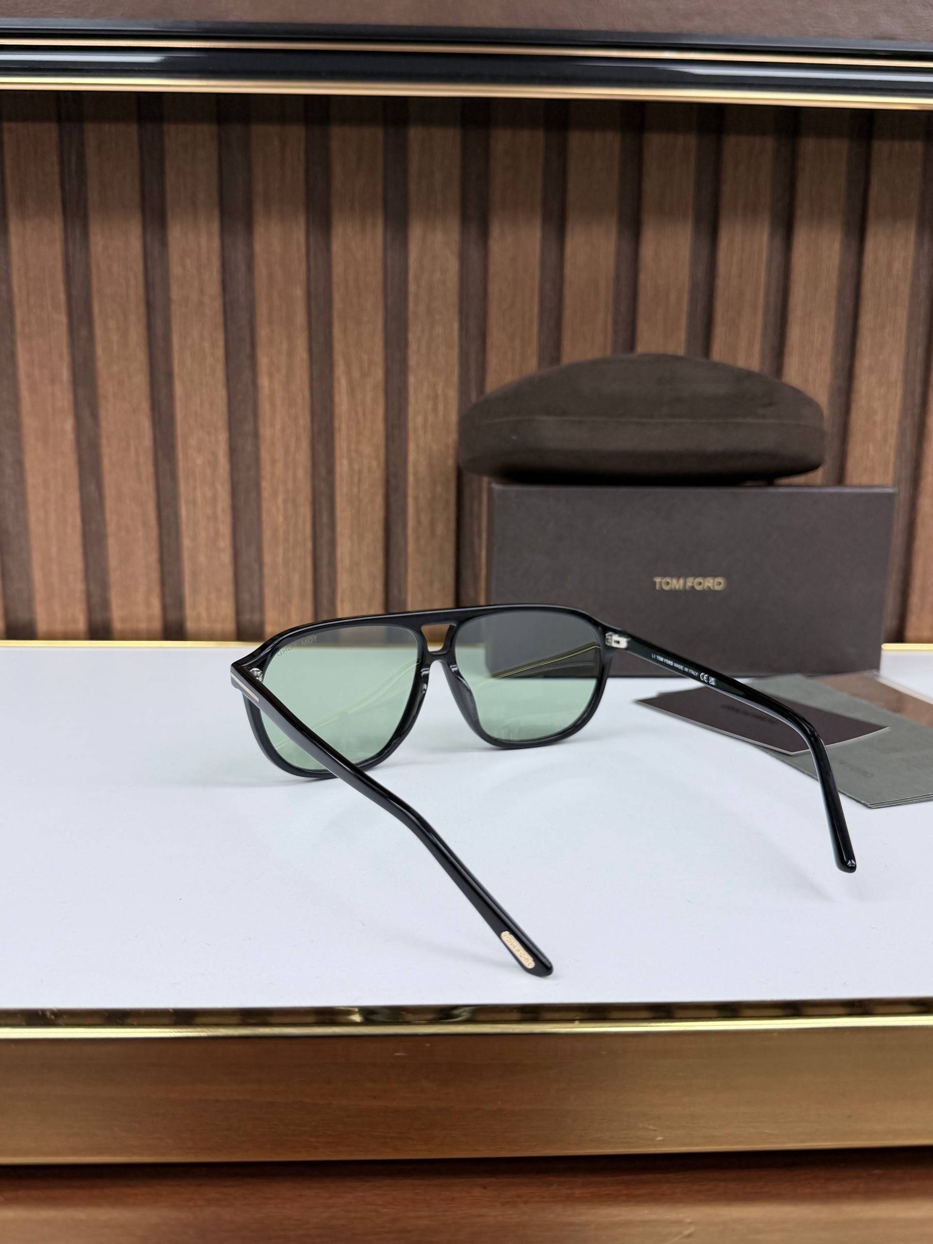 Eyewear Sunglasses