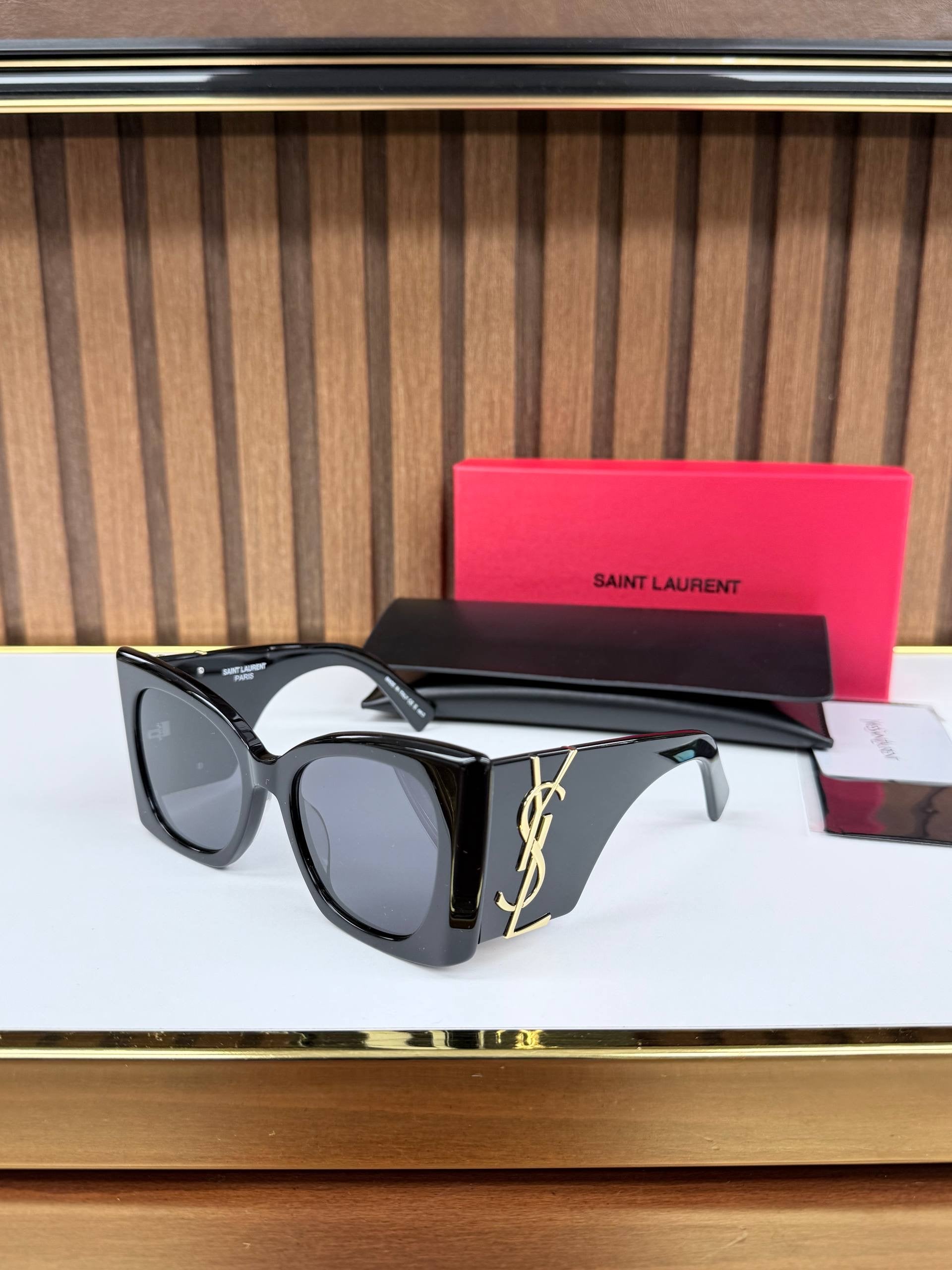 Eyewear Sunglasses