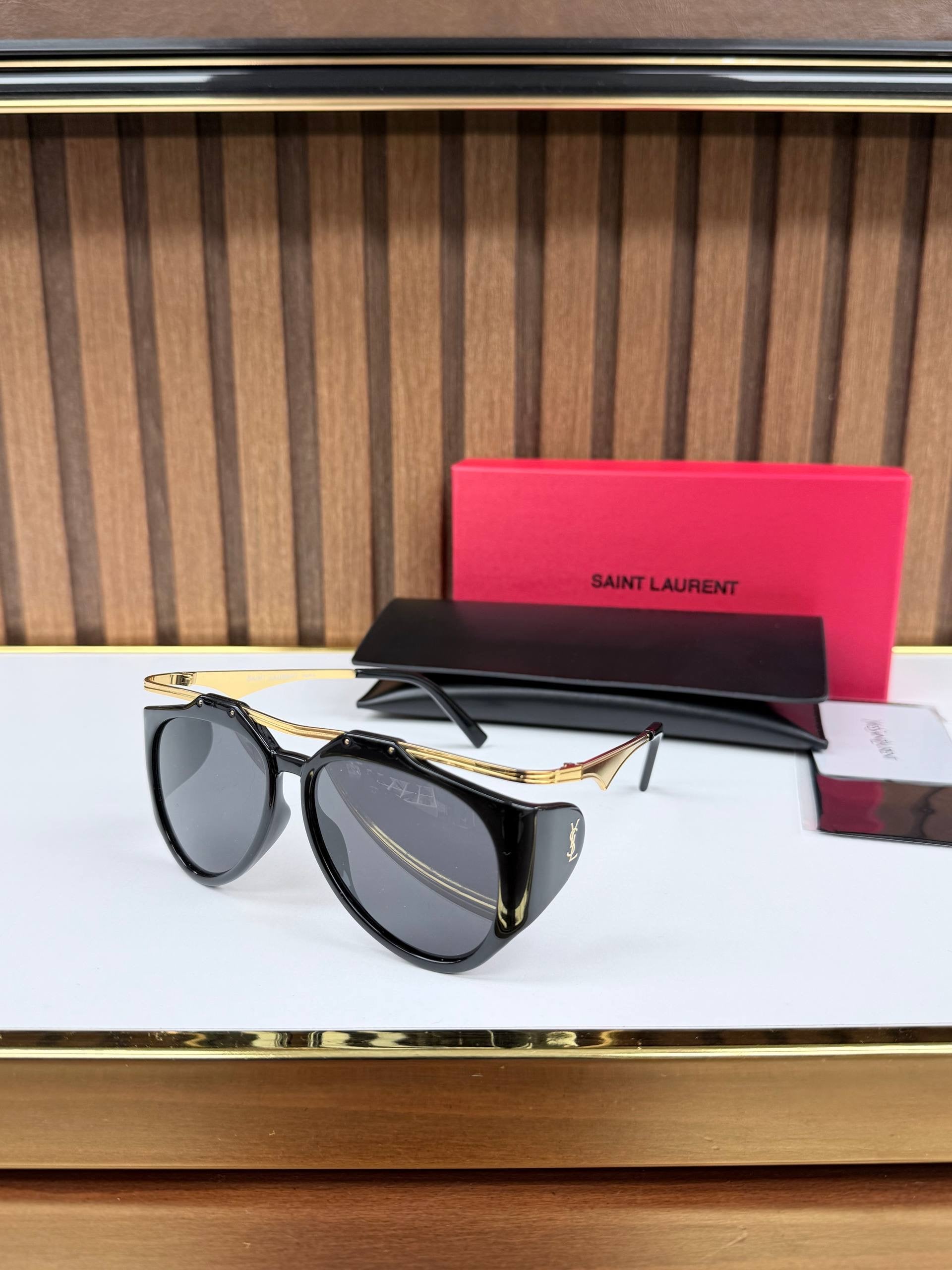 Eyewear Sunglasses