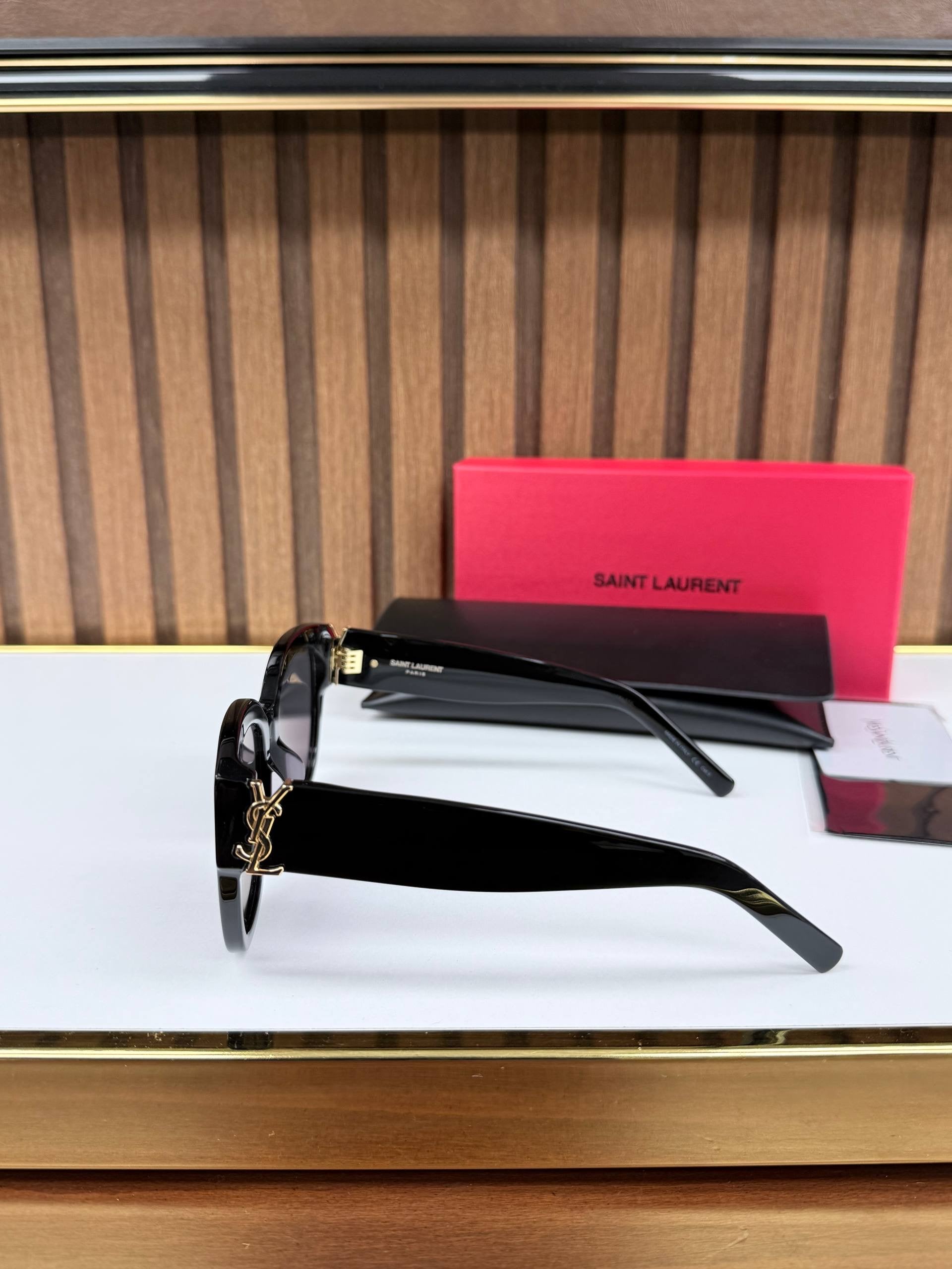 Eyewear Sunglasses
