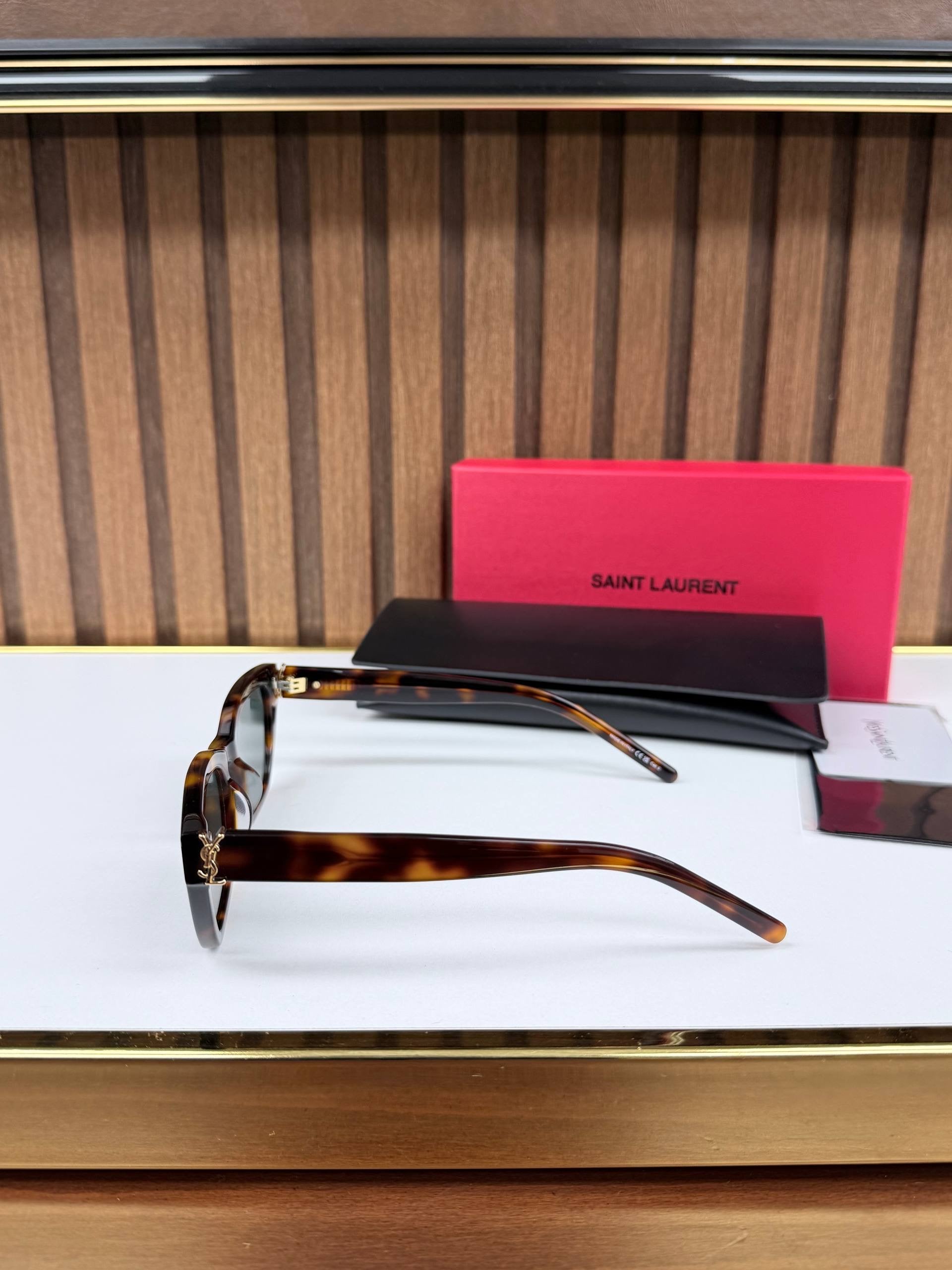 Eyewear Sunglasses