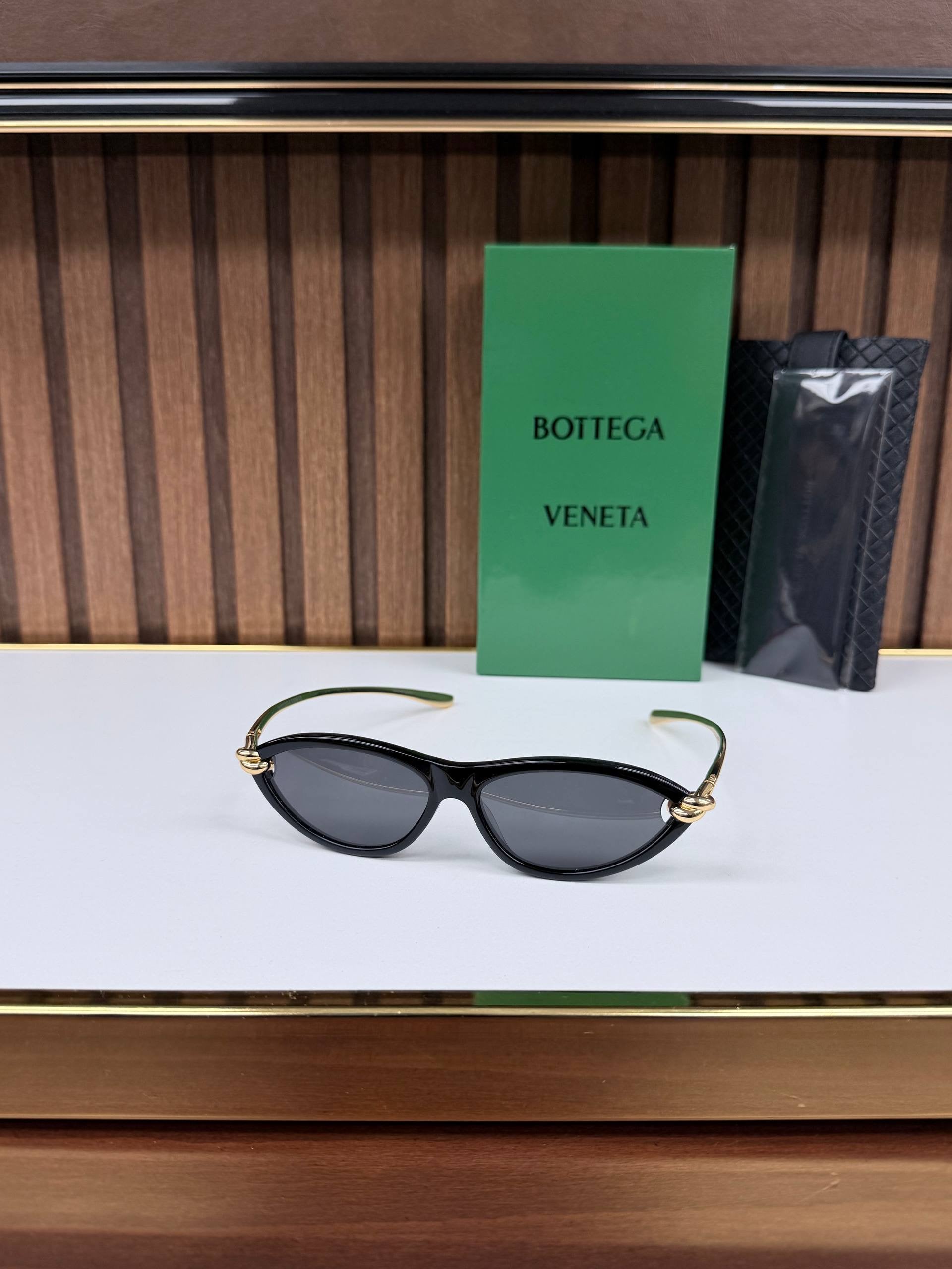 Eyewear Sunglasses